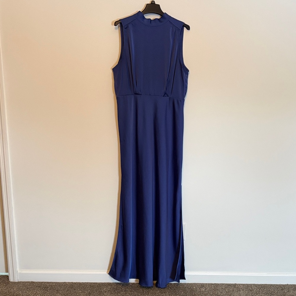 Elegant Blue Sleeveless Maxi Dress